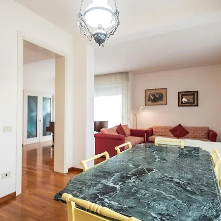 Royale Melody In - Near Centre Appartement